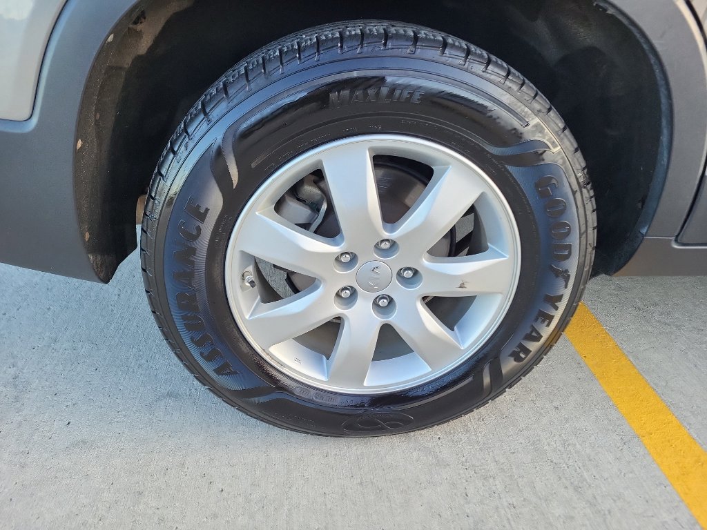 Used 2013 Kia Sorento LX image 9