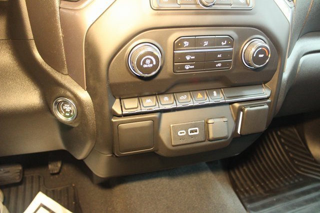 Used 2023 Chevrolet Silverado 1500 Custom image 18