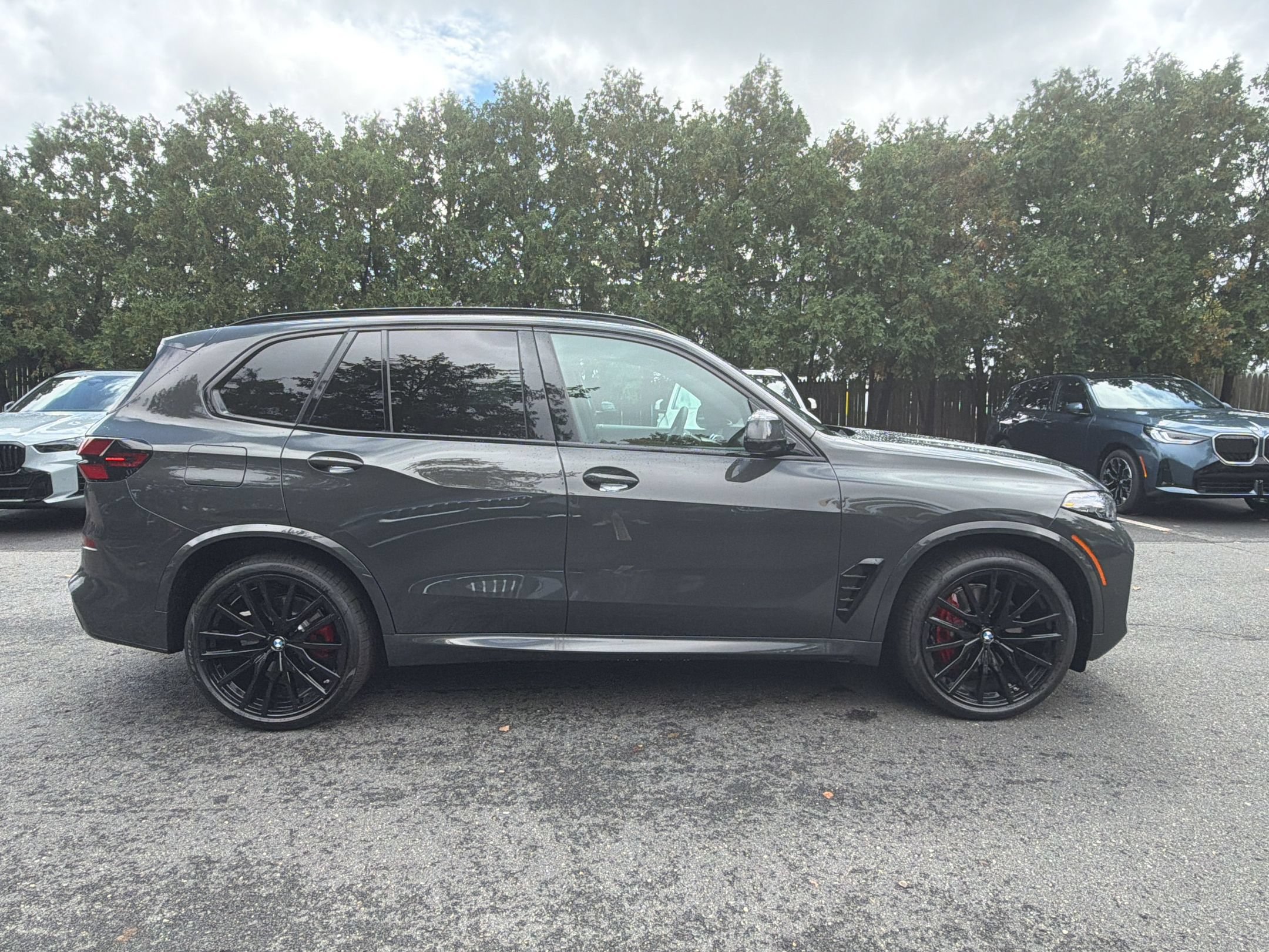 New 2026 BMW X5 xDrive40i w/ M Sport Package AWD/4WD image 8