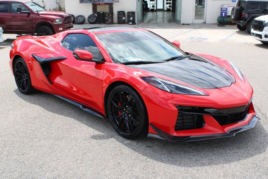 Used 2024 Chevrolet Corvette Z06 image 3