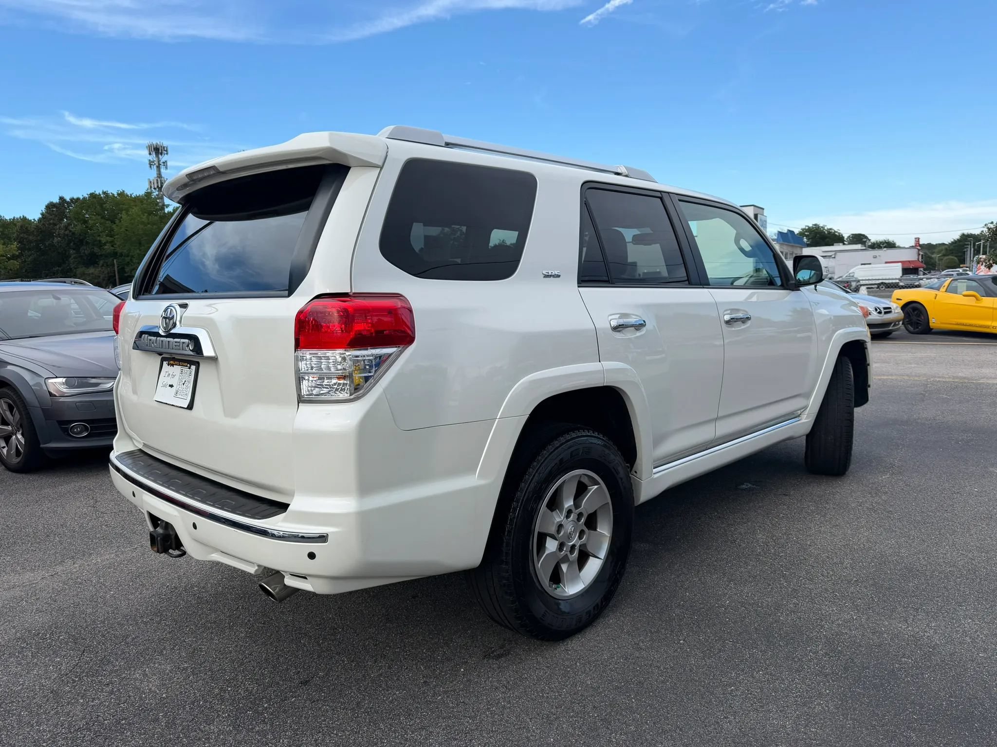 Used 2010 Toyota 4Runner SR5 AWD/4WD image 3