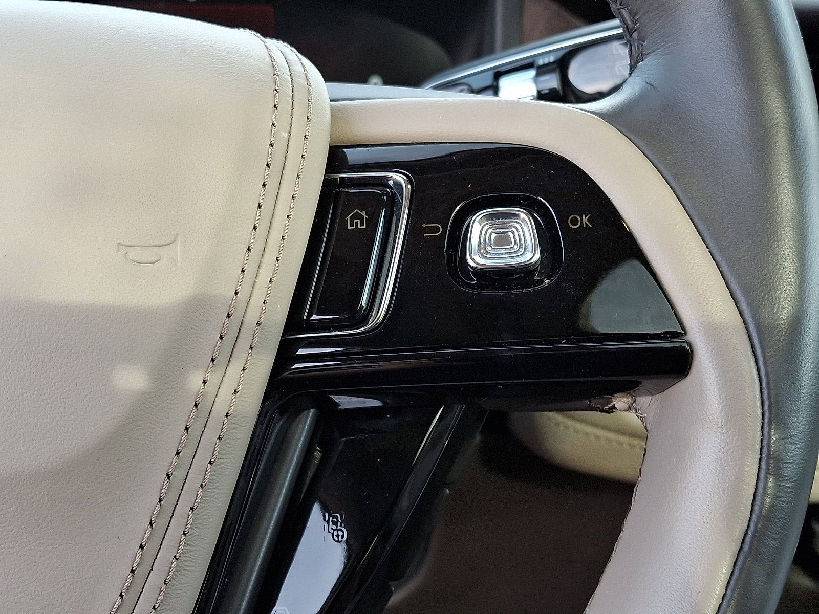 Certified 2023 Lincoln Aviator Reserve w/ Equipment Group 201A AWD/4WD image 23