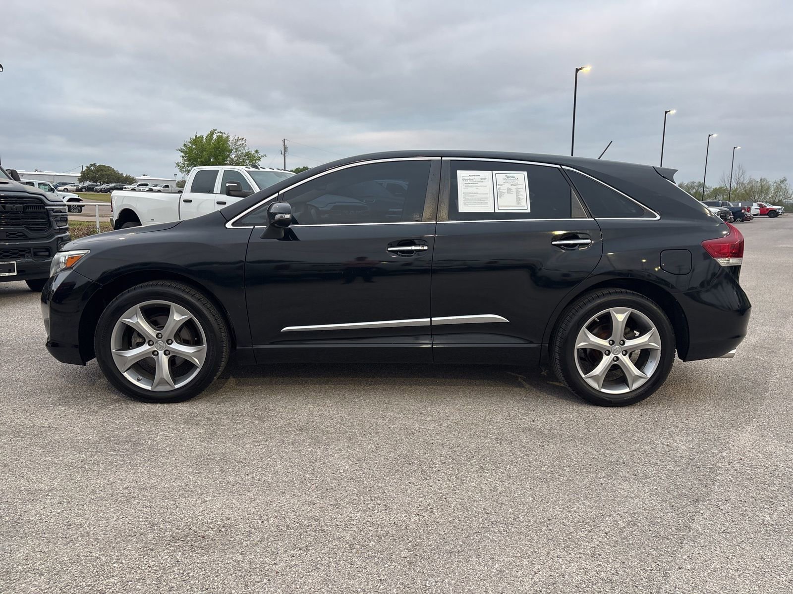 Used 2013 Toyota Venza Limited w/ Tow Prep Pkg image 2