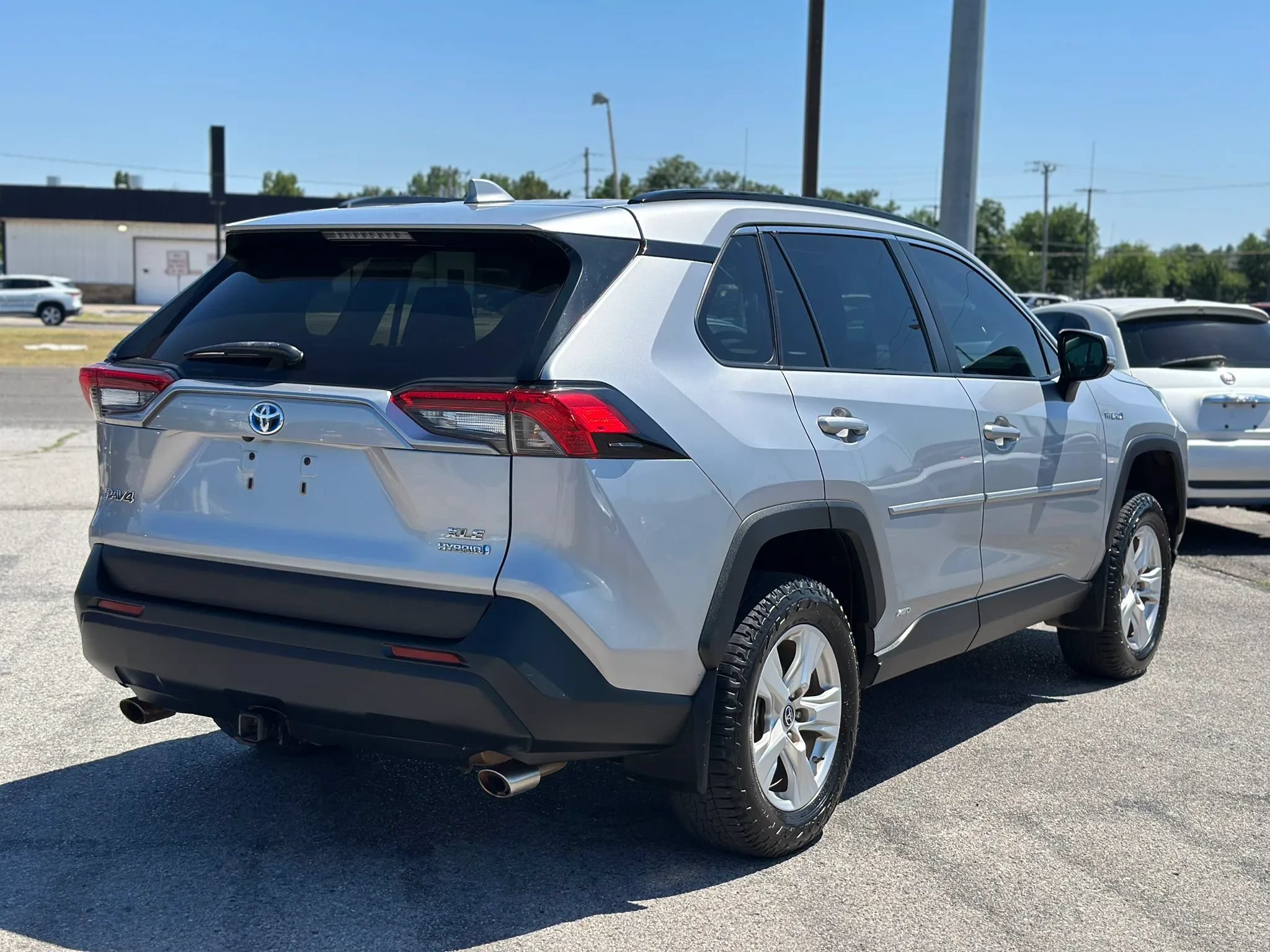 Used 2021 Toyota RAV4 XLE w/ Convenience Package AWD/4WD image 6