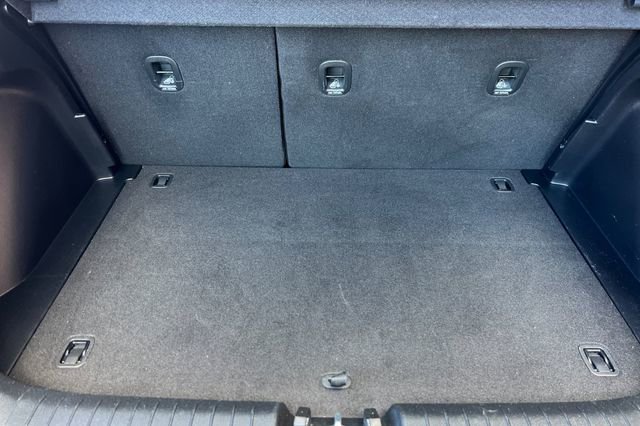 Used 2025 Hyundai Venue SEL image 16