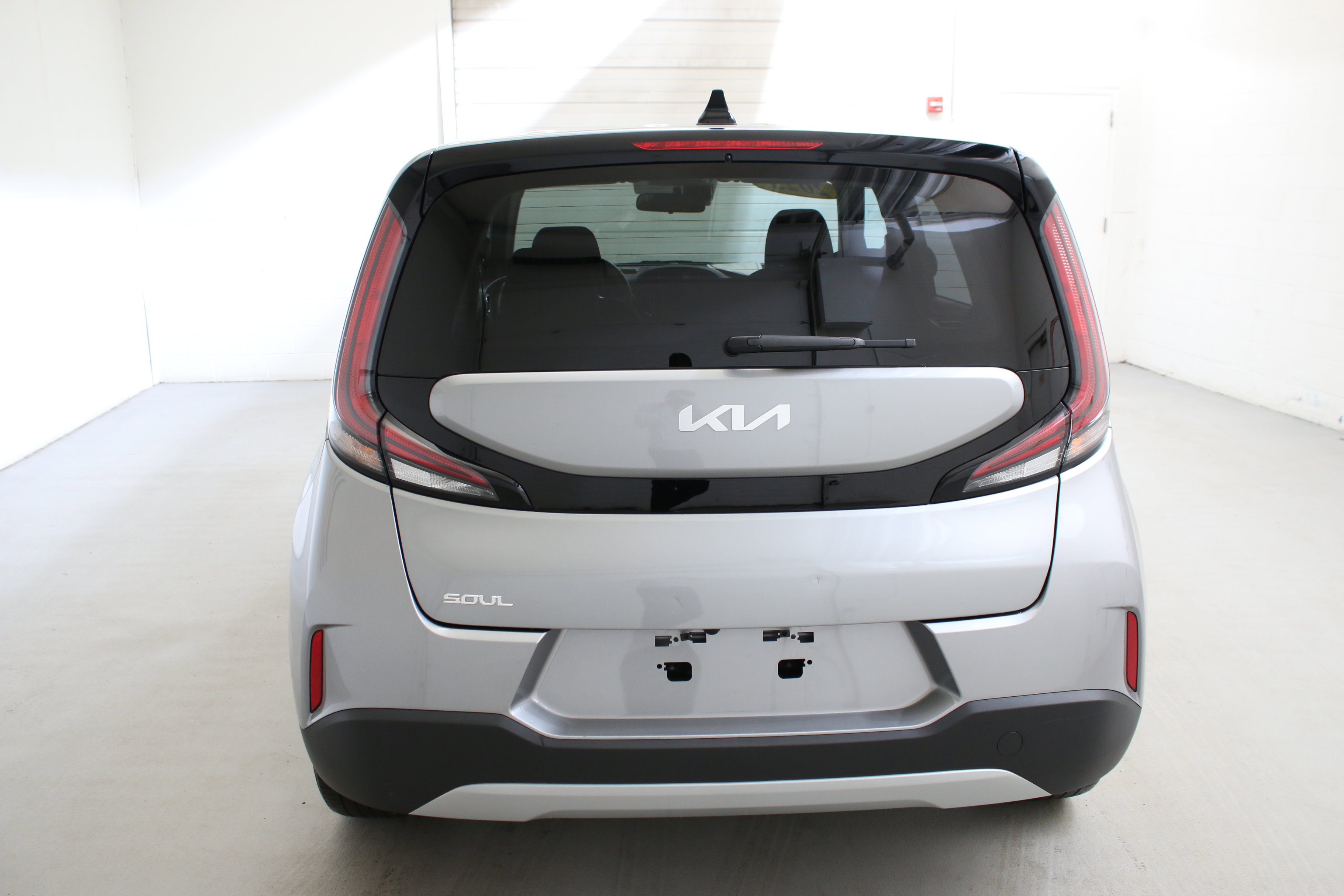 Used 2023 Kia Soul LX w/ LX Technology Package FWD image 8