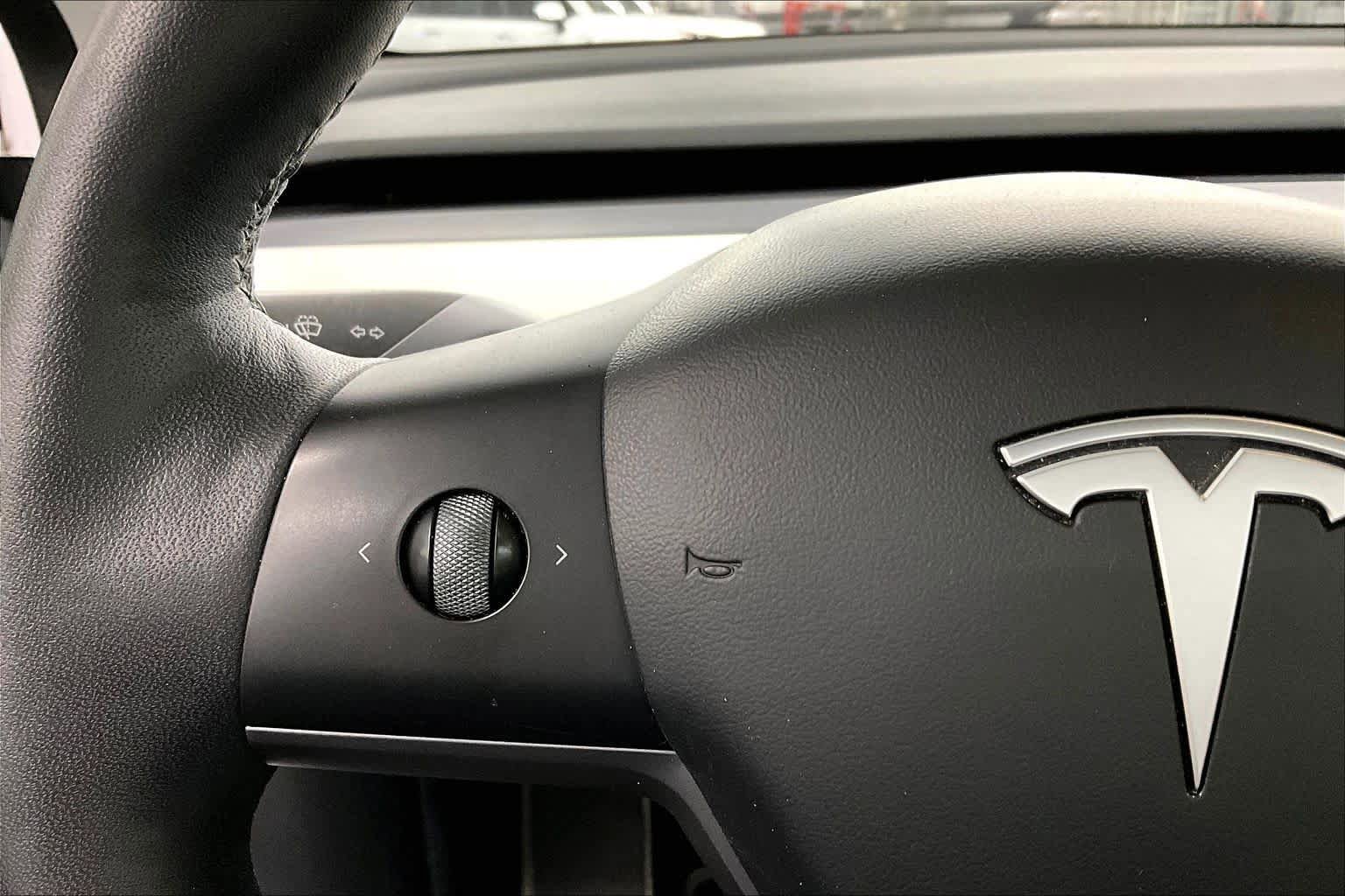 Used 2022 Tesla Model Y Performance image 23