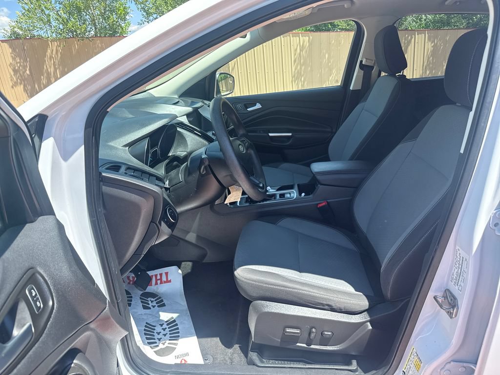 Used 2018 Ford Escape SE w/ SE Sync 3 Package AWD/4WD image 11