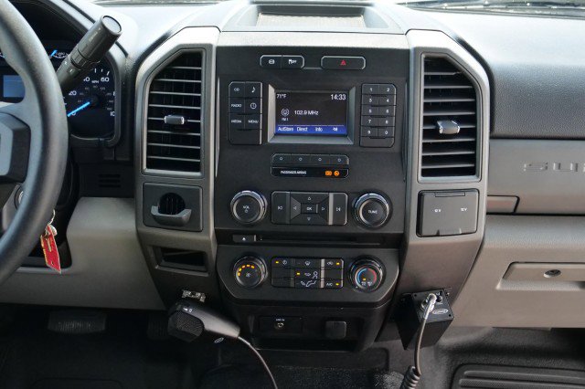 Used 2017 Ford F550 2WD Regular Cab Super Duty image 19