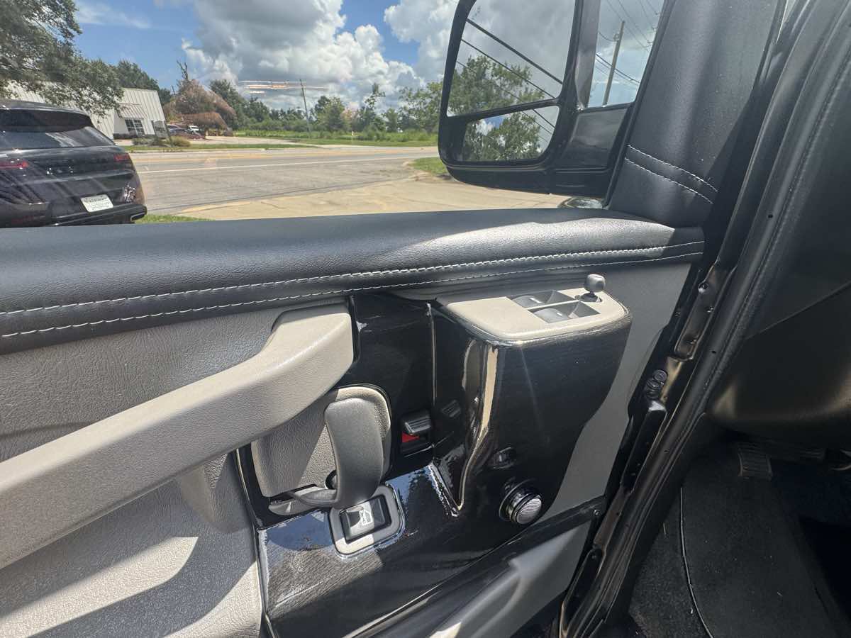 Used 2021 Chevrolet Express 2500 w/ Enhanced Convenience Package RWD image 11