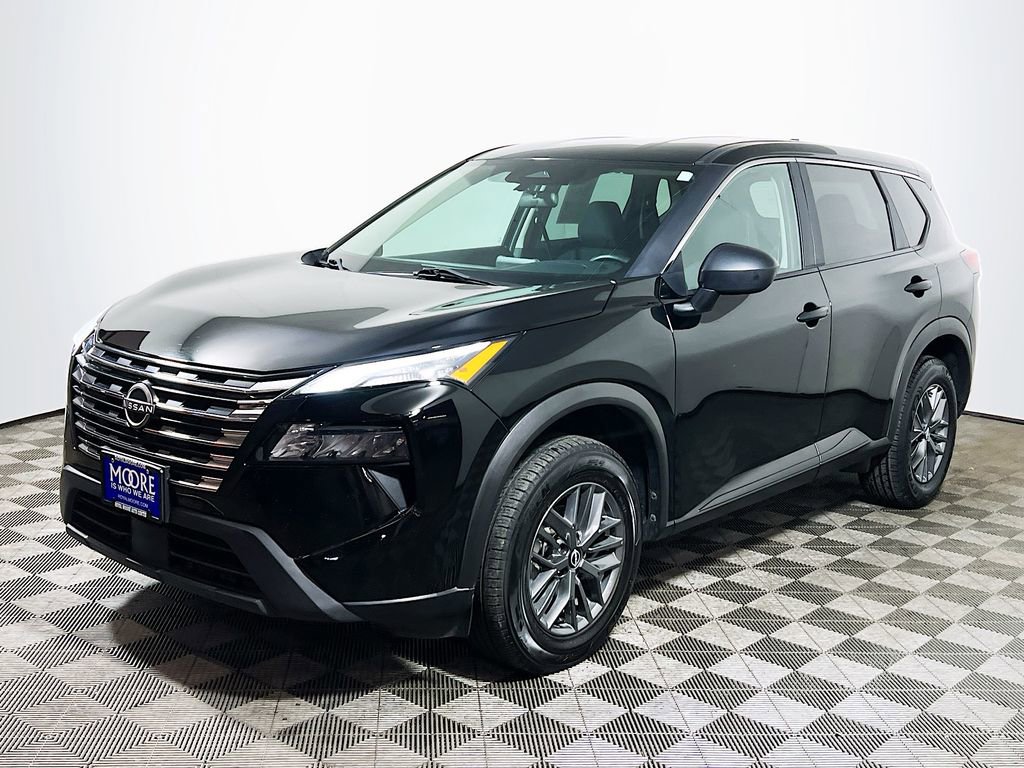 Used 2024 Nissan Rogue S image 3
