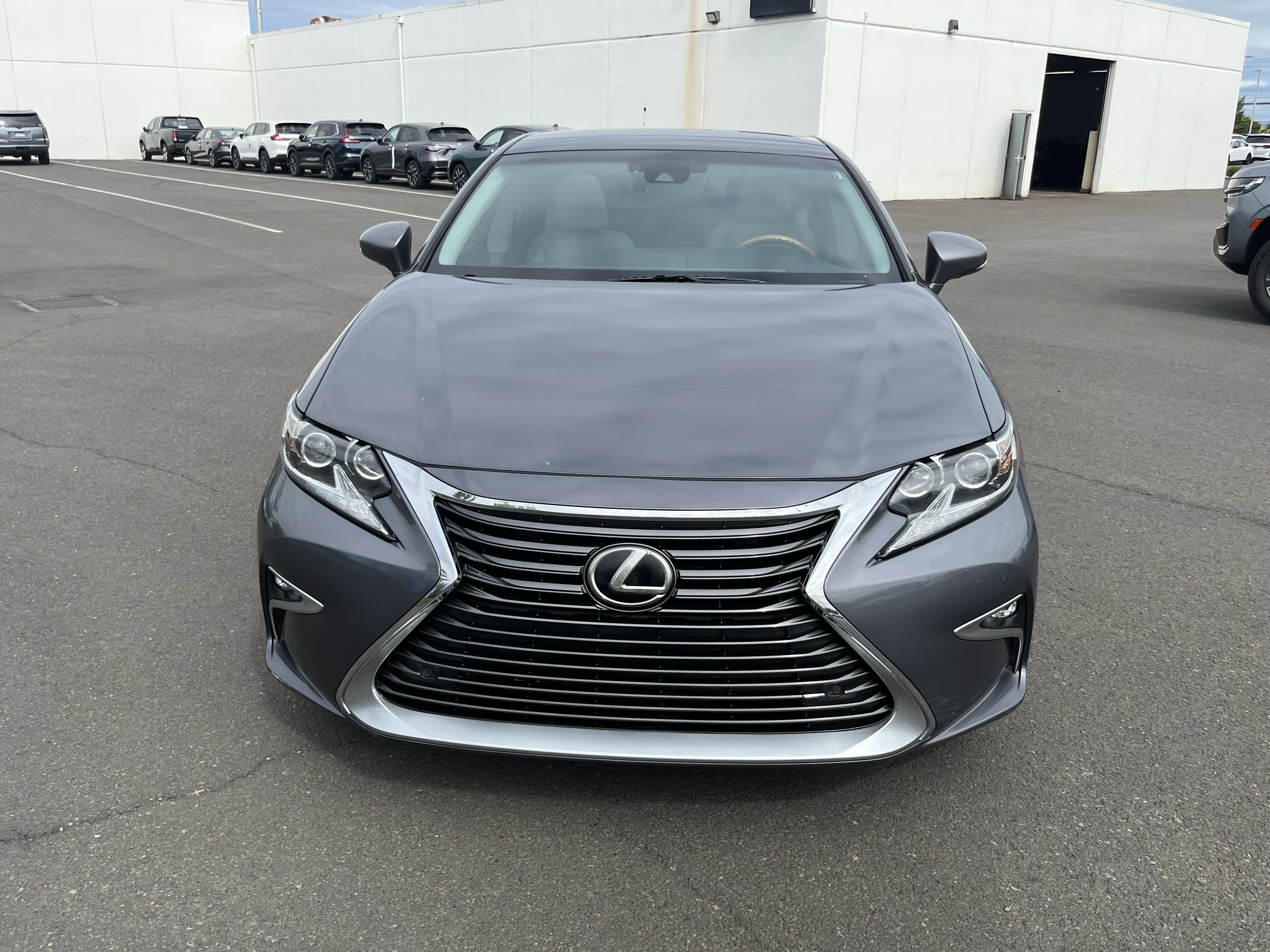 Used 2016 Lexus ES 350 w/ Luxury Package w/Wood Trim FWD image 8