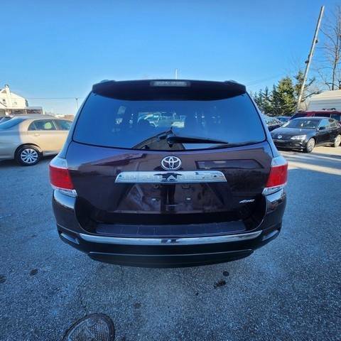 Used 2012 Toyota Highlander SE w/ Tow Pkg AWD/4WD image 6