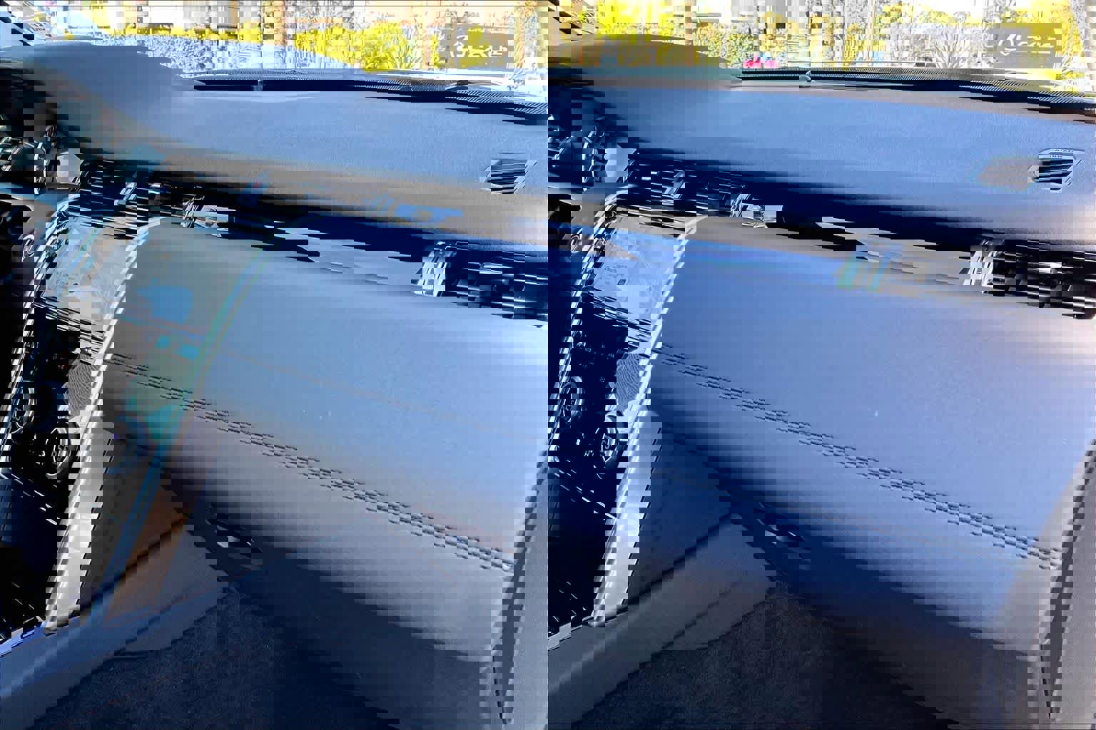 Used 2021 Land Rover Discovery Sport S image 17