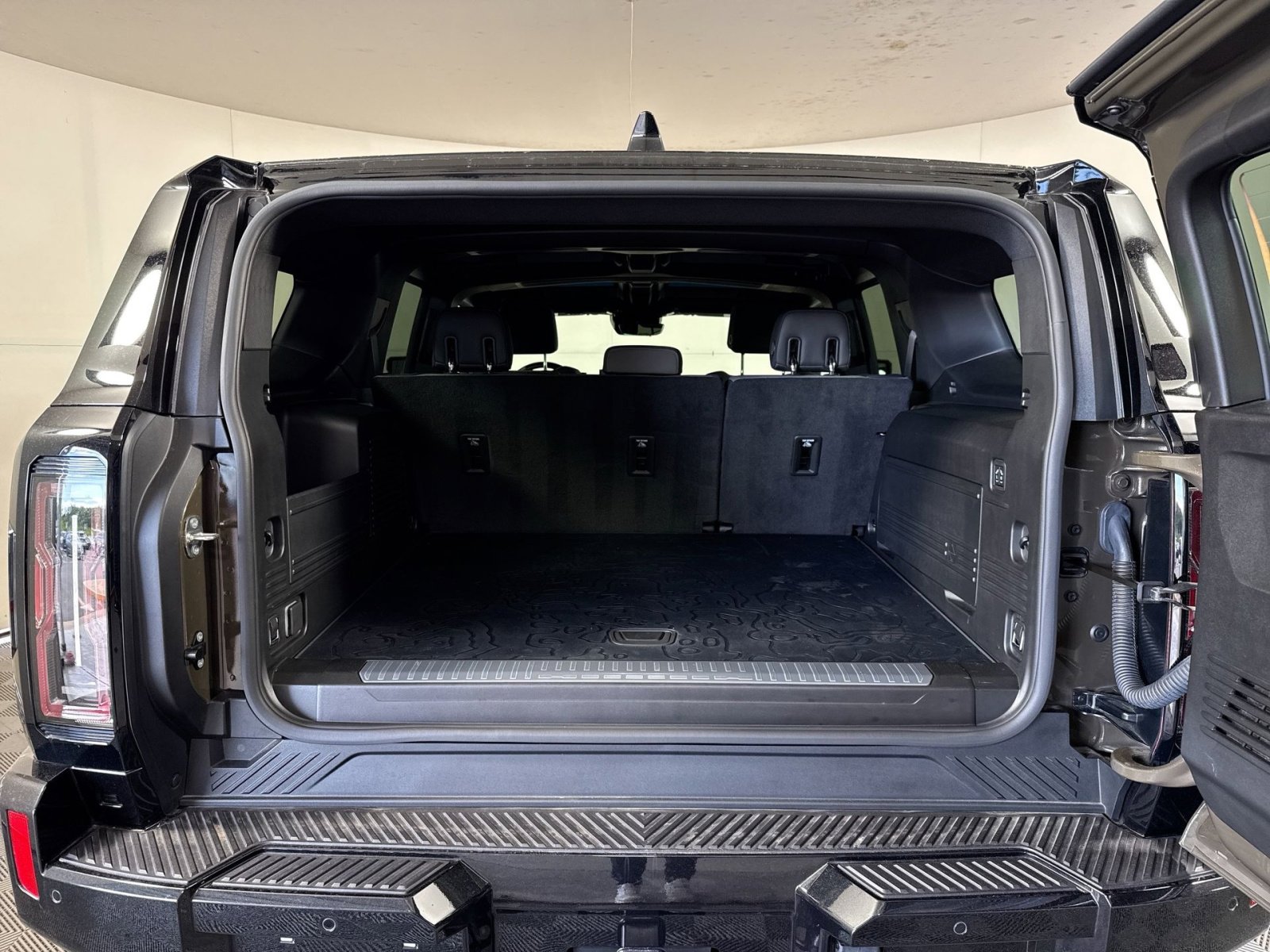 New 2025 GMC Hummer EV 3X w/ LPO, Roof Cross Rail Package AWD/4WD image 26
