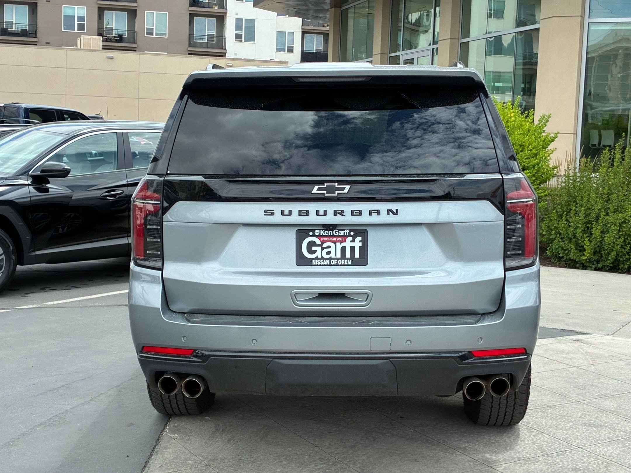 Used 2025 Chevrolet Suburban Z71 AWD/4WD image 5