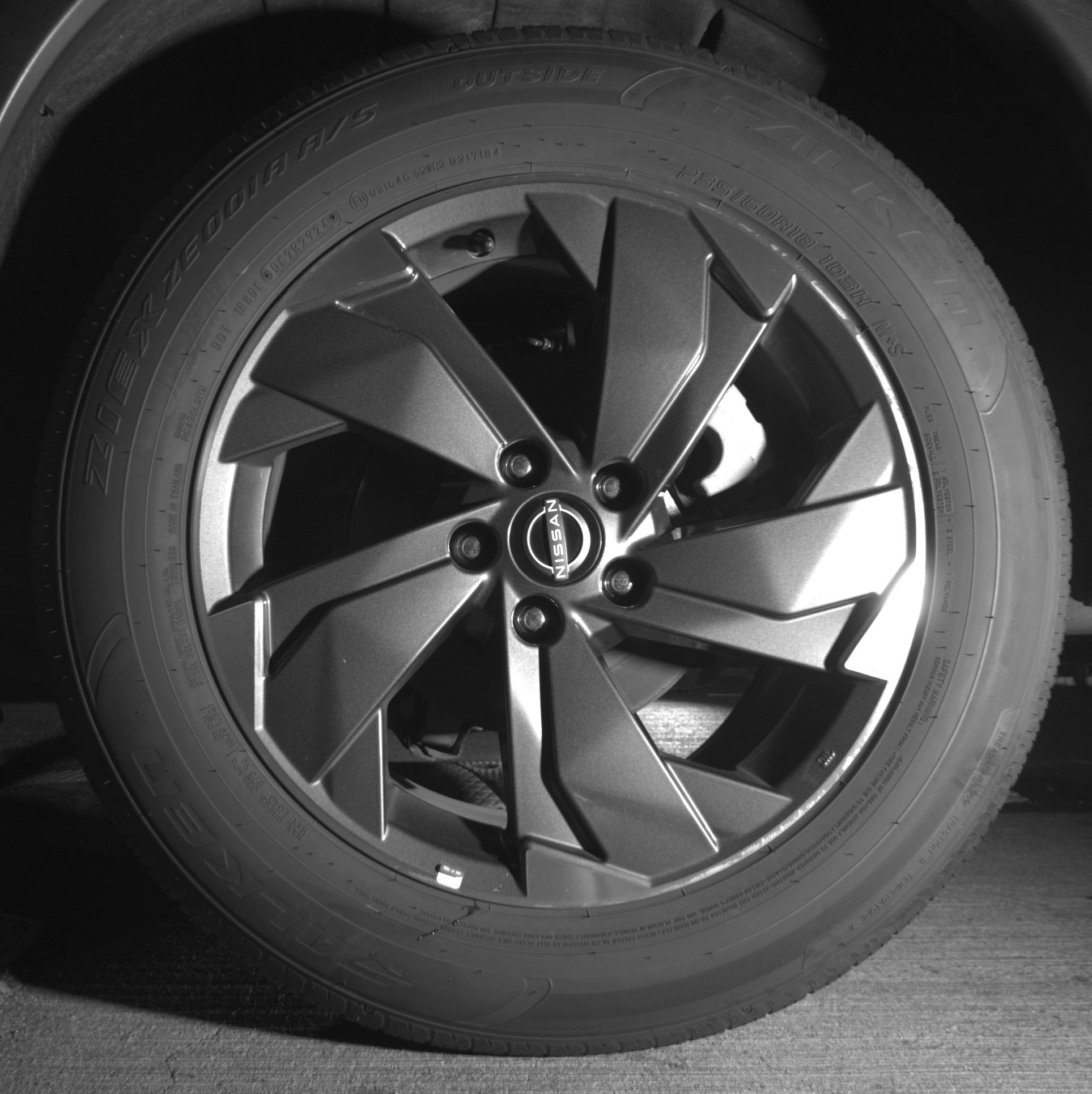 Used 2025 Nissan Rogue SV image 14