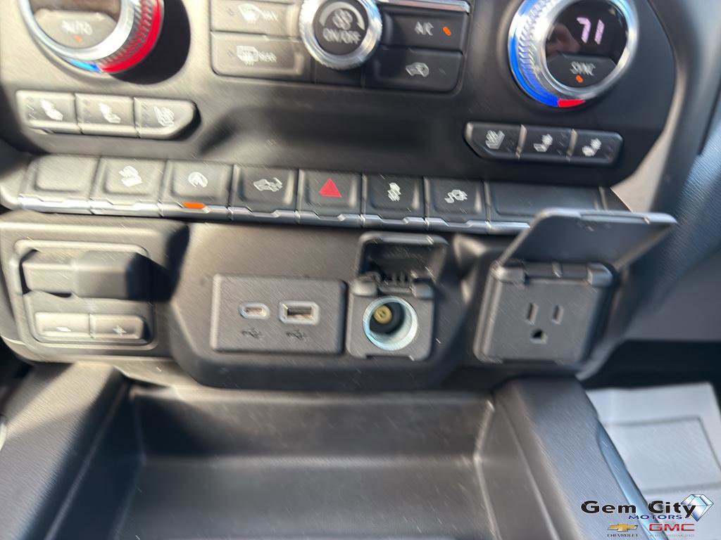 Used 2021 GMC Sierra 1500 AT4 image 24
