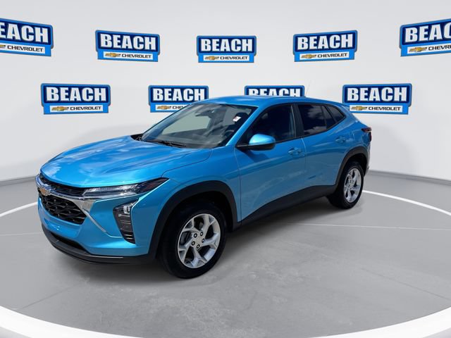 Used 2026 Chevrolet Trax LS w/ LS Convenience Package FWD image 4