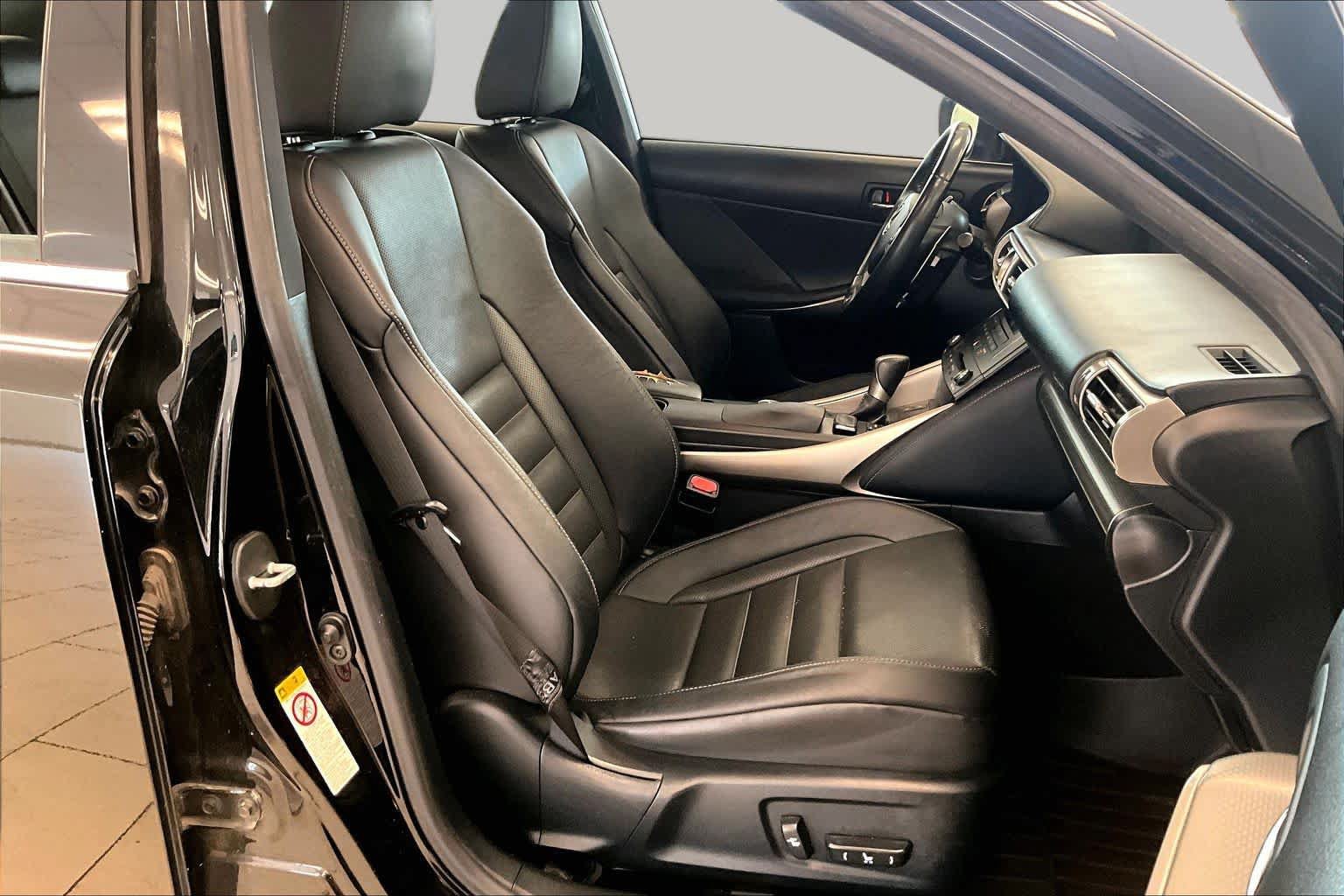 Used 2015 Lexus IS 350 w/ F-Sport Package RWD image 8