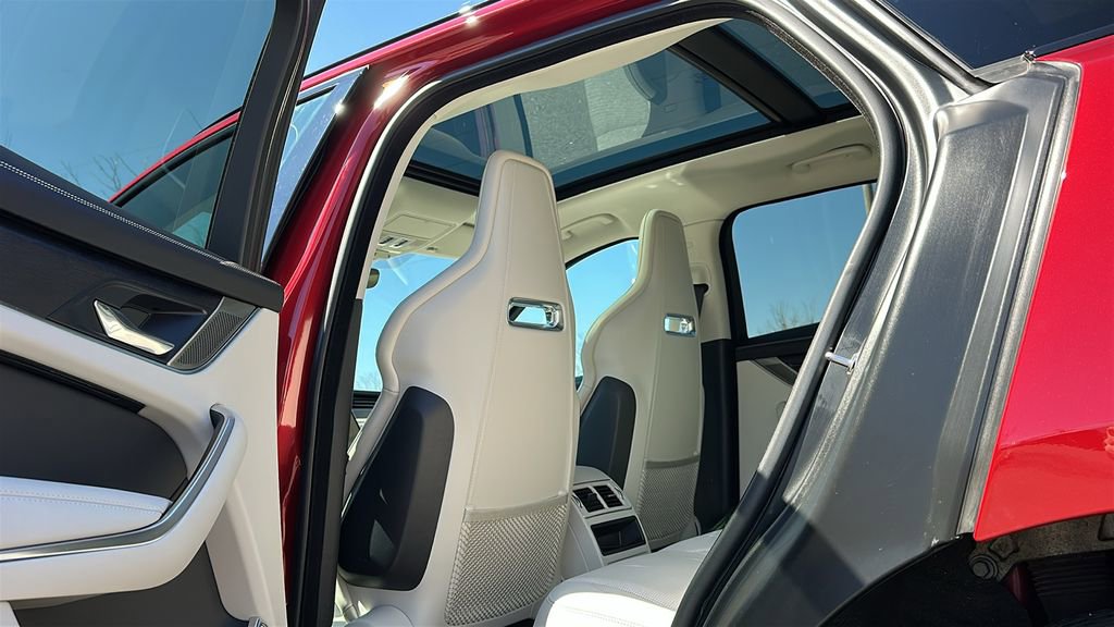 Certified 2023 Jaguar F-PACE R-Dynamic S image 22