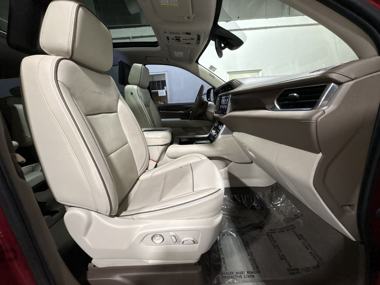 Used 2021 GMC Yukon Denali AWD/4WD image 29