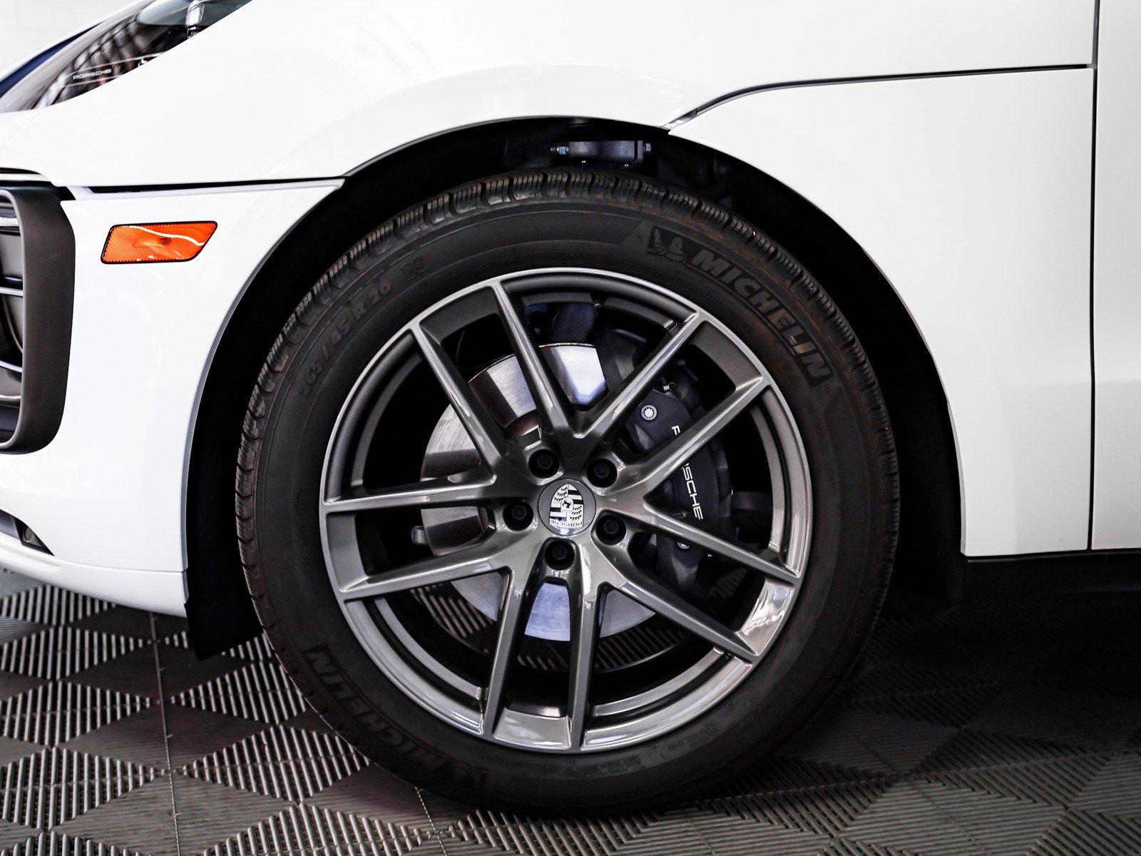 Used 2025 Porsche Macan Turbo image 14