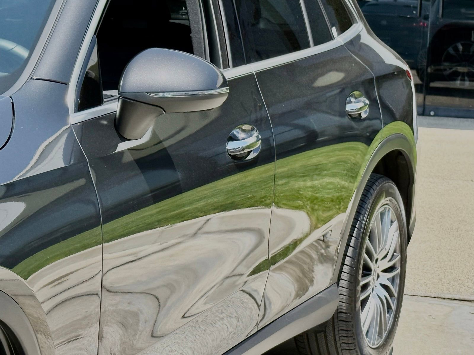 Used 2026 Mercedes-Benz GLC 300 image 4