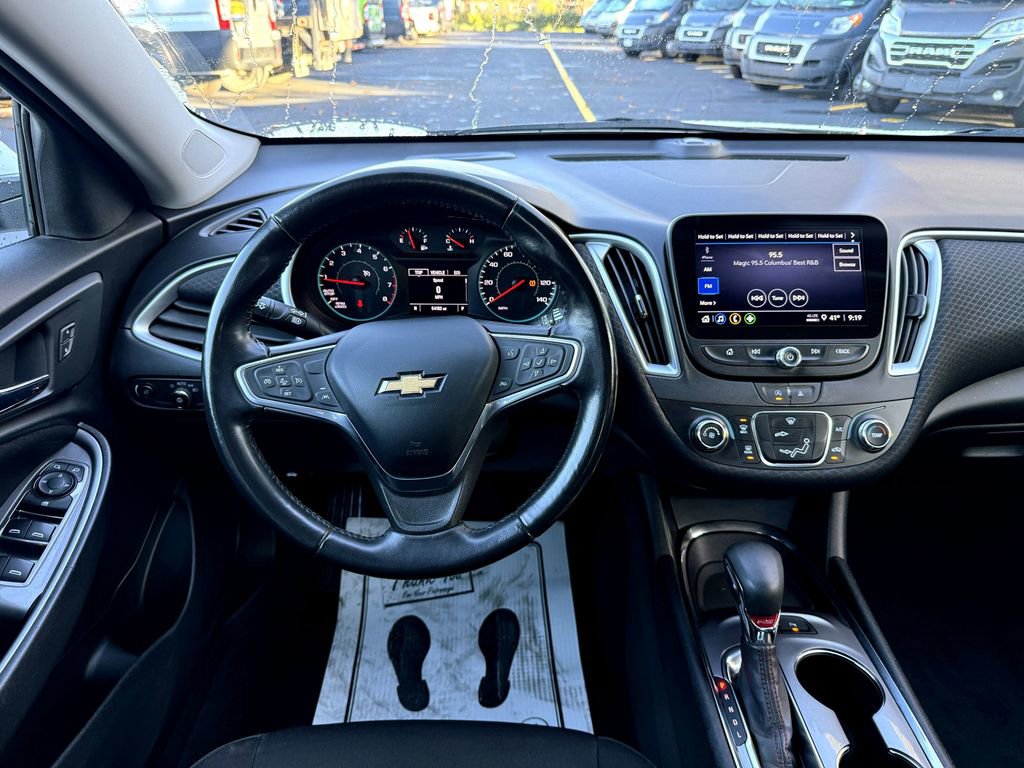 Used 2022 Chevrolet Malibu RS image 18