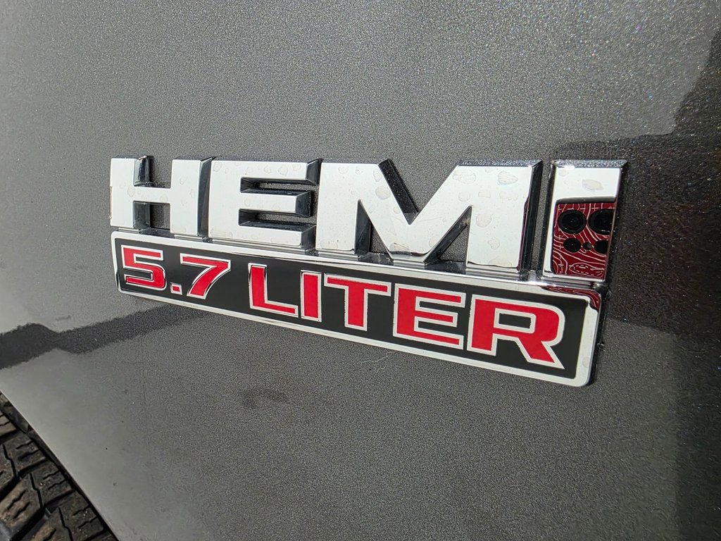 Used 2019 RAM 1500 Classic SLT image 32