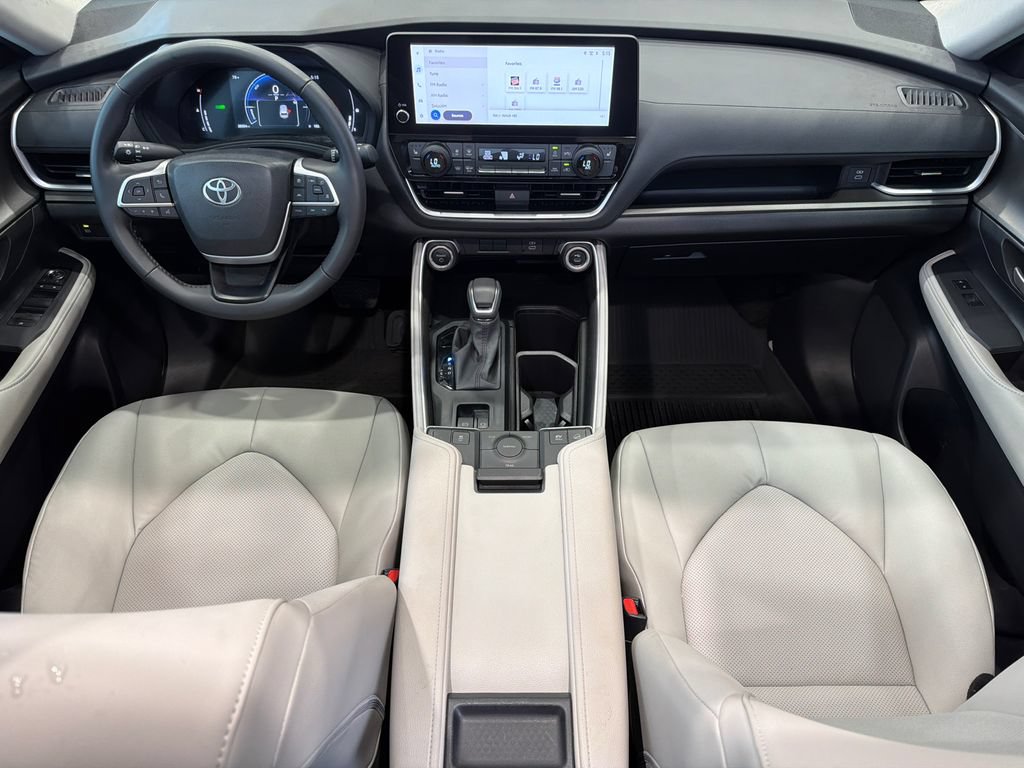 Used 2025 Toyota Grand Highlander AWD Hybrid image 27