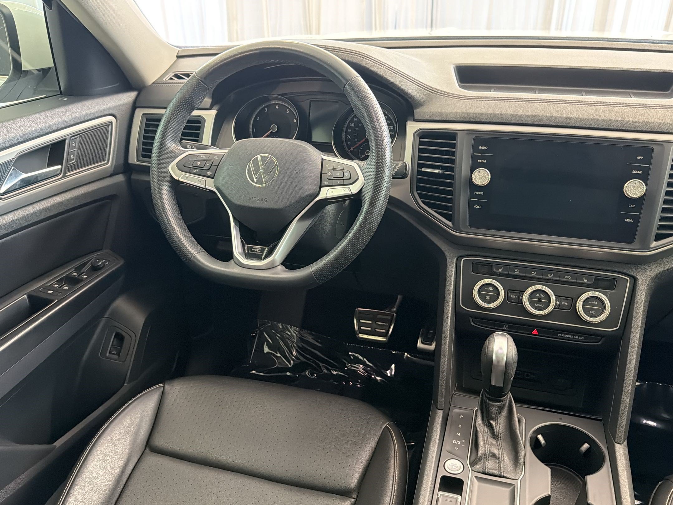 Used 2021 Volkswagen Atlas SE w/ Panoramic Sunroof Package FWD image 18