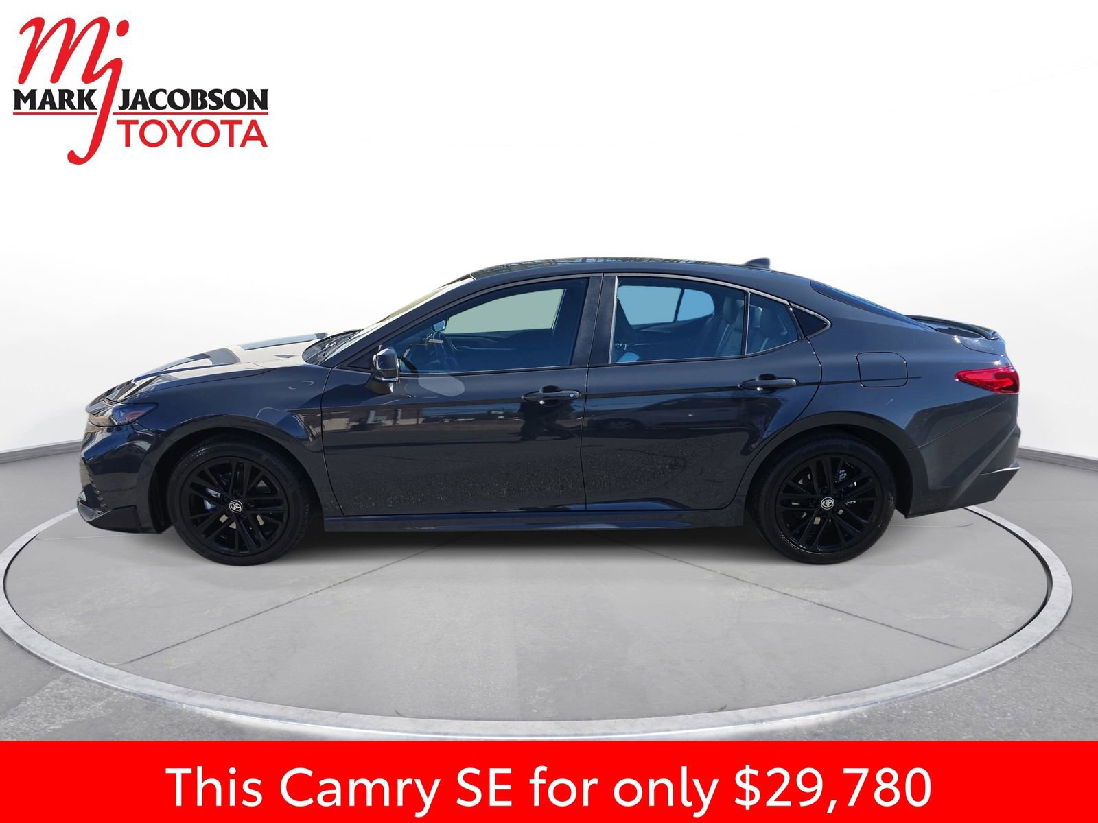 Used 2025 Toyota Camry SE image 14