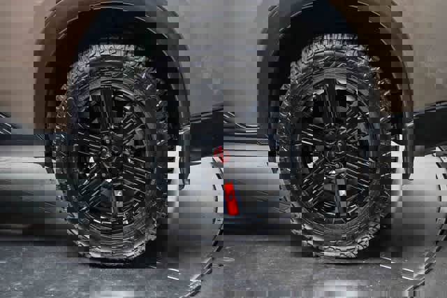 Used 2025 Nissan Rogue SV image 10