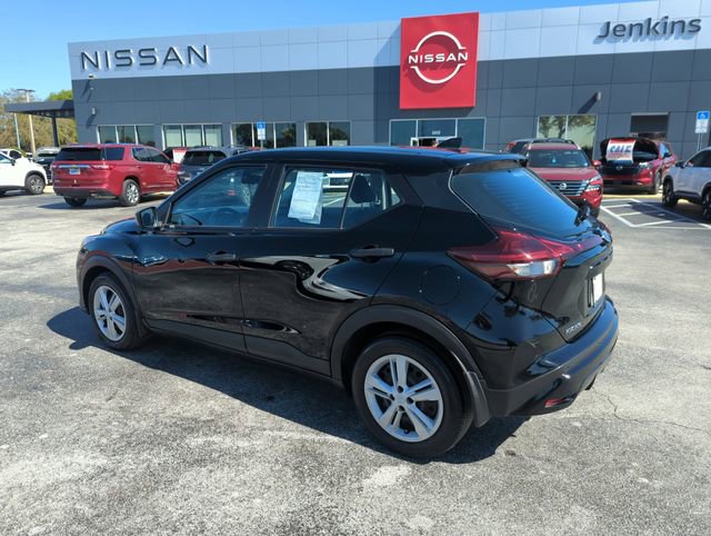 Certified 2021 Nissan Kicks S image 9