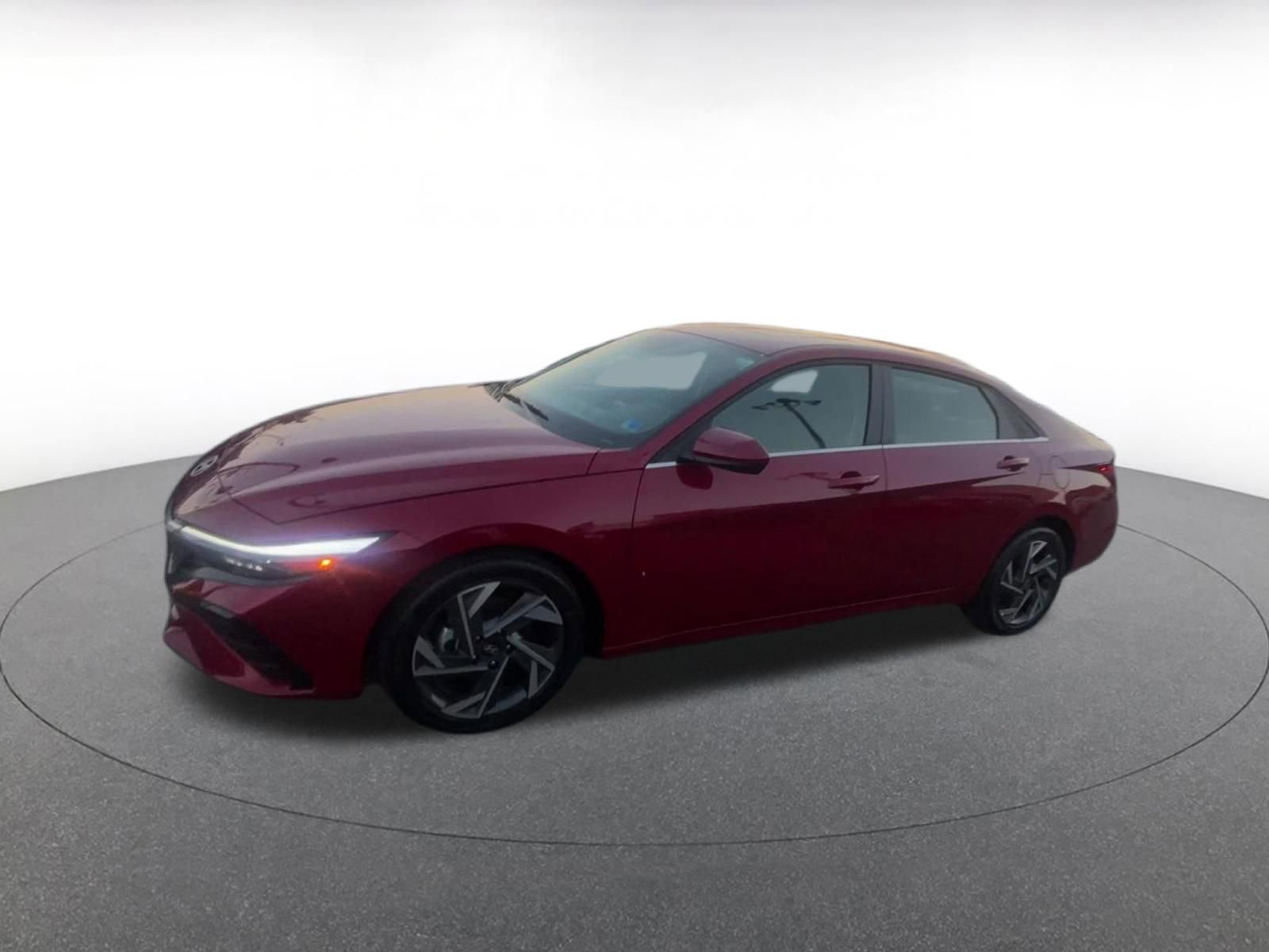 Used 2025 Hyundai Elantra SEL FWD image 8