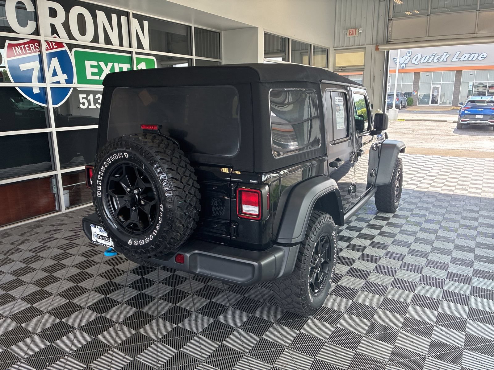Used 2023 Jeep Wrangler Unlimited w/ Cold Weather Group AWD/4WD image 6