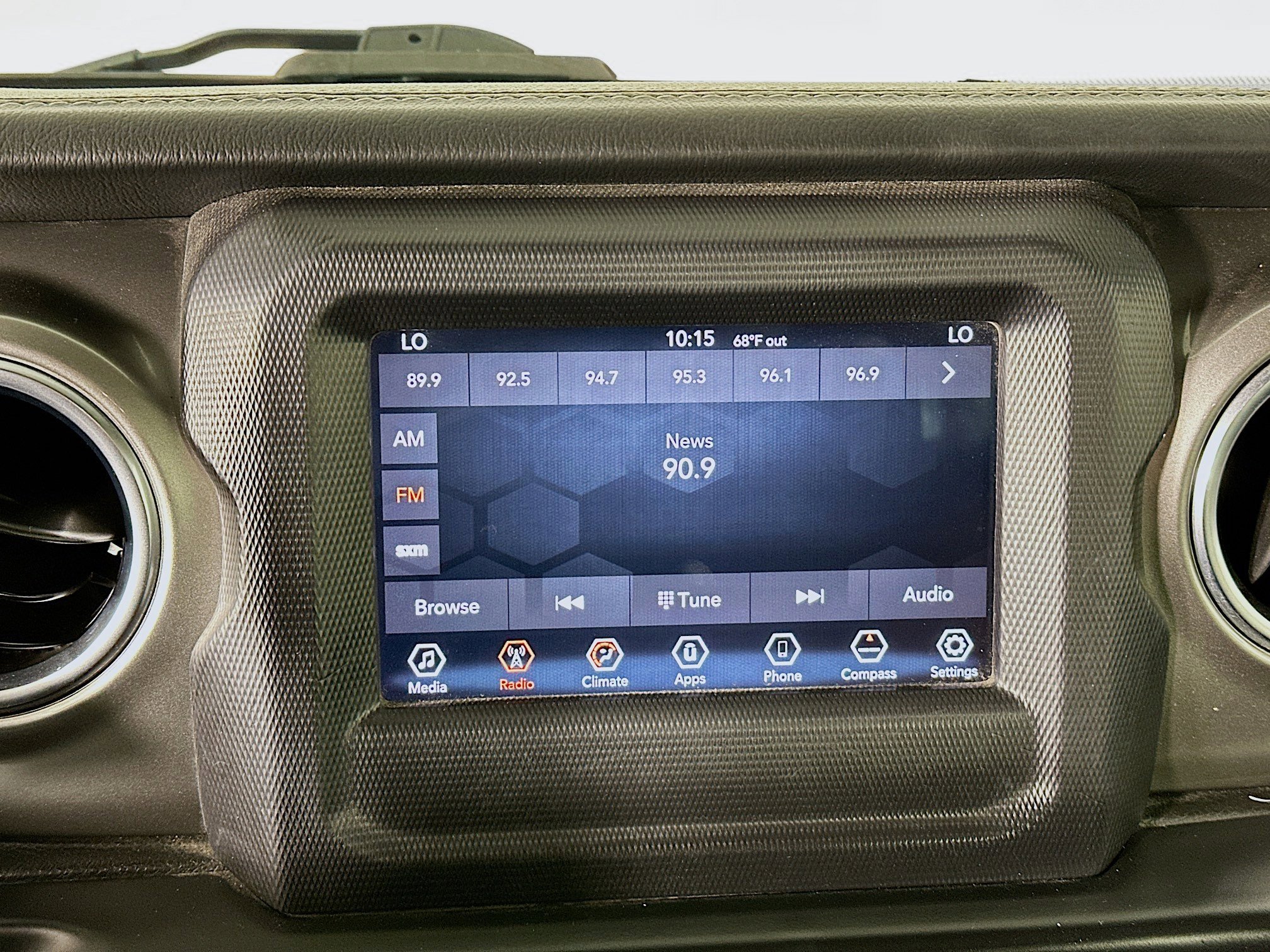 Used 2020 Jeep Wrangler Unlimited Sahara image 19