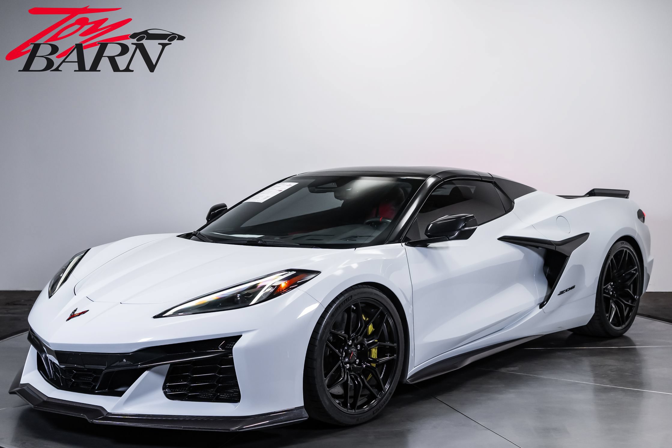 Used 2024 Chevrolet Corvette Z06 w/ Stealth Interior Trim Package RWD image 9