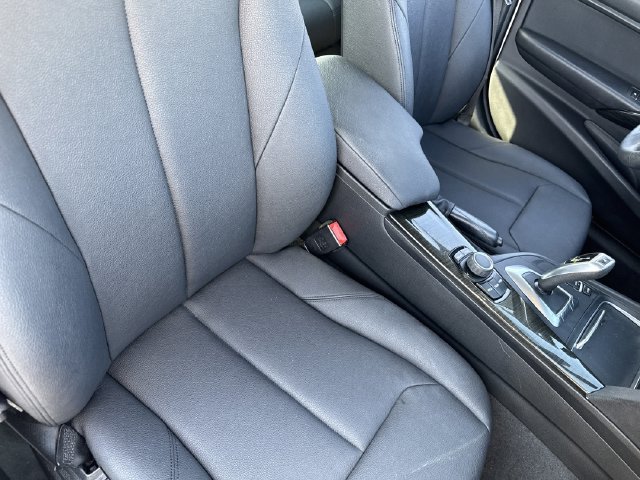 Used 2018 BMW 320i Sedan w/ Convenience Package RWD image 26