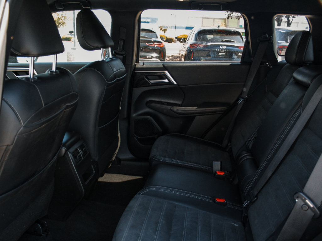 Used 2024 Mitsubishi Outlander SE Black Edition AWD/4WD image 20