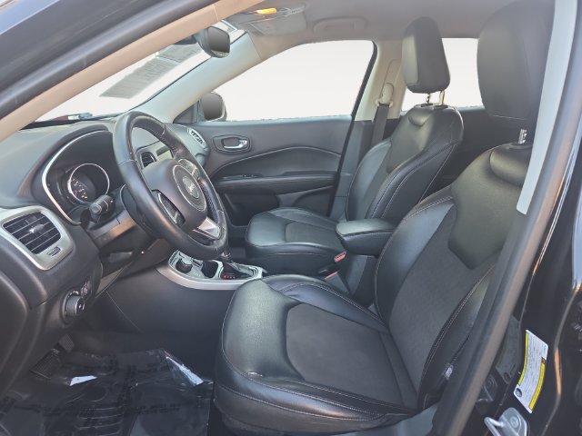Used 2018 Jeep Compass Latitude w/ Popular Equipment Group AWD/4WD image 9