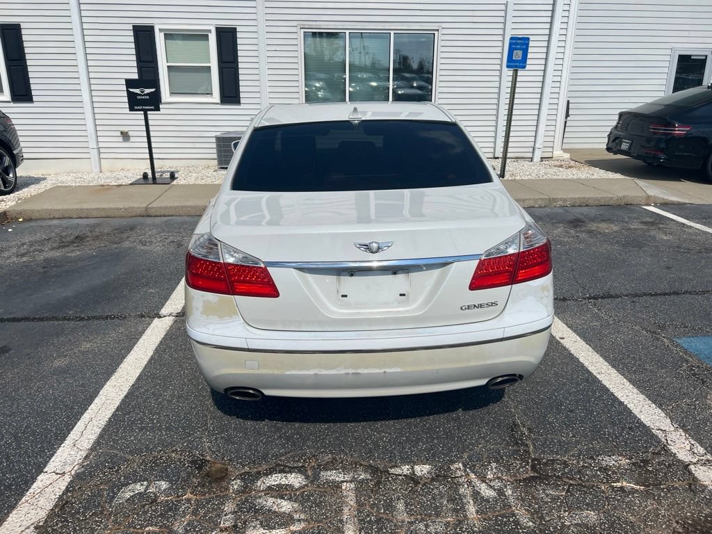 Used 2011 Hyundai Genesis 3.8 w/ Premium Navigation Pkg 3 RWD image 4