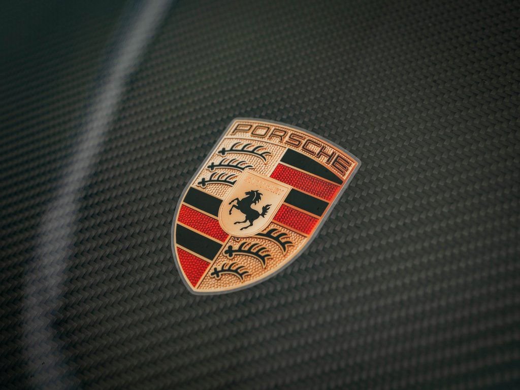 Certified 2024 Porsche 718 Cayman GT4 RS w/ Weissach Package RWD image 30