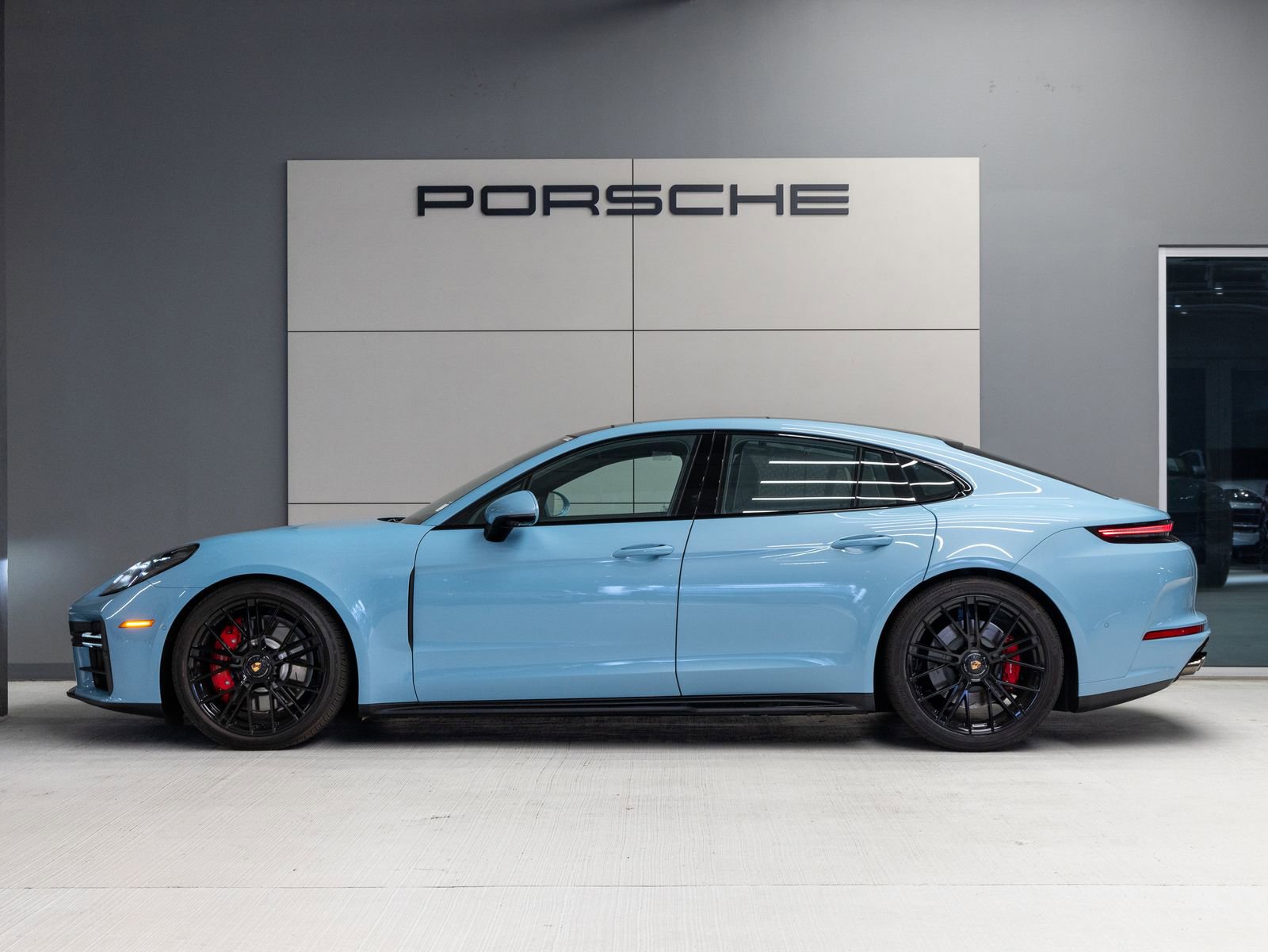 New 2026 Porsche Panamera GTS image 2