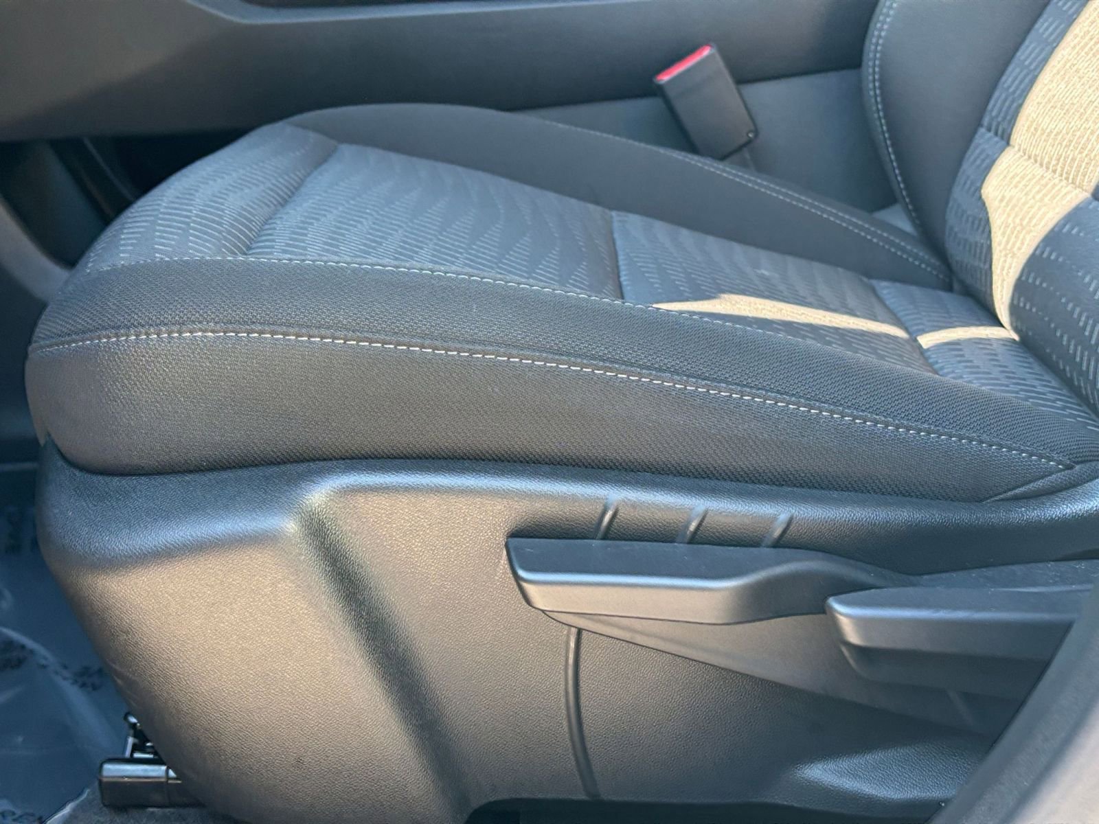 Used 2025 Chevrolet Equinox LT image 23