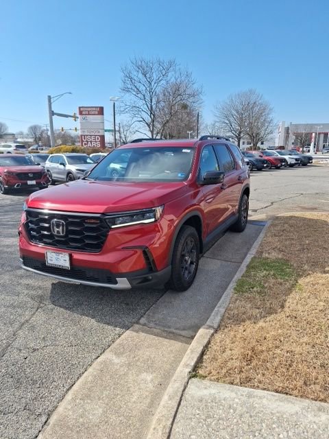 Used 2023 Honda Pilot TrailSport image 3