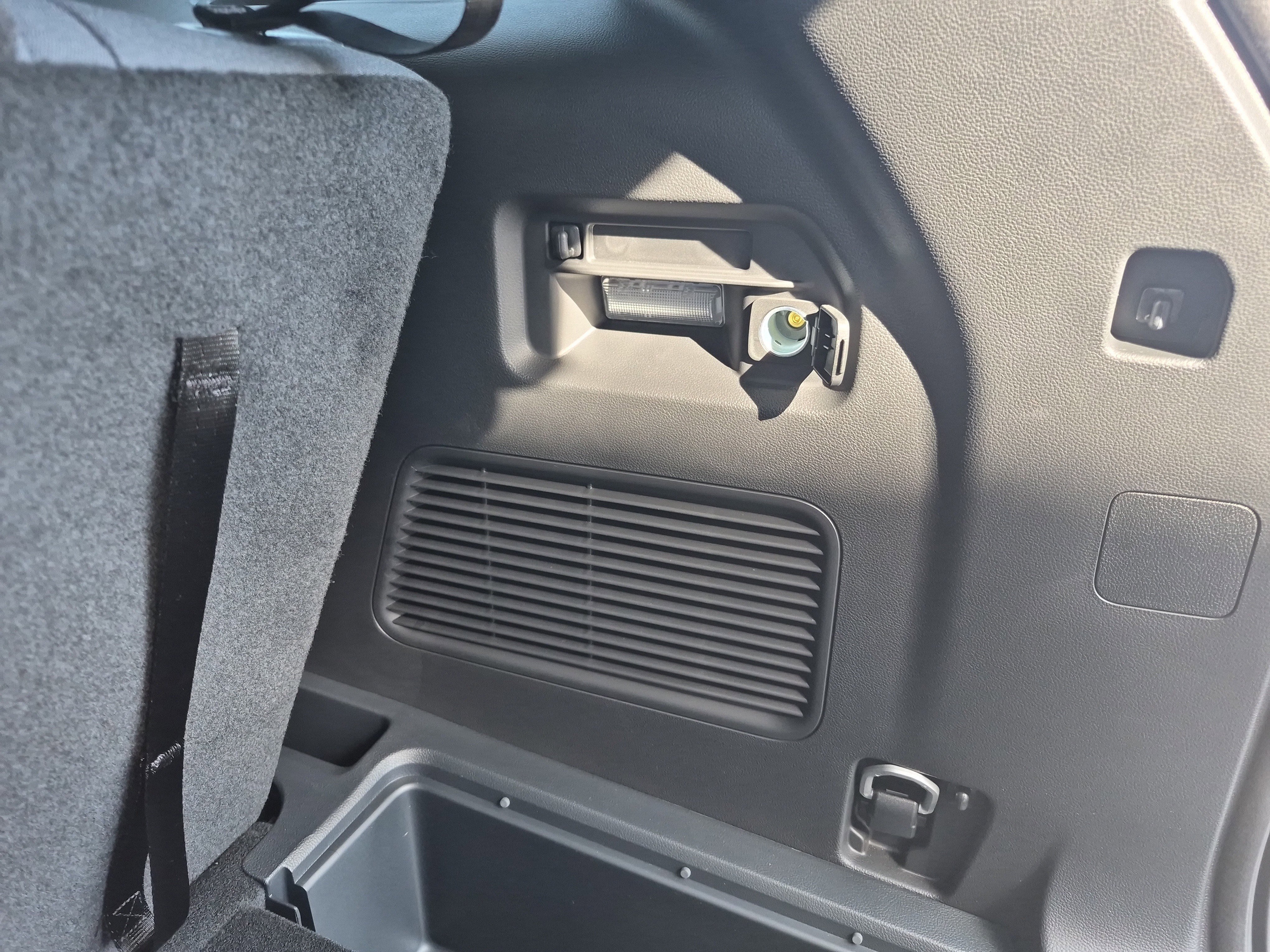 New 2025 Ford Explorer Active image 16