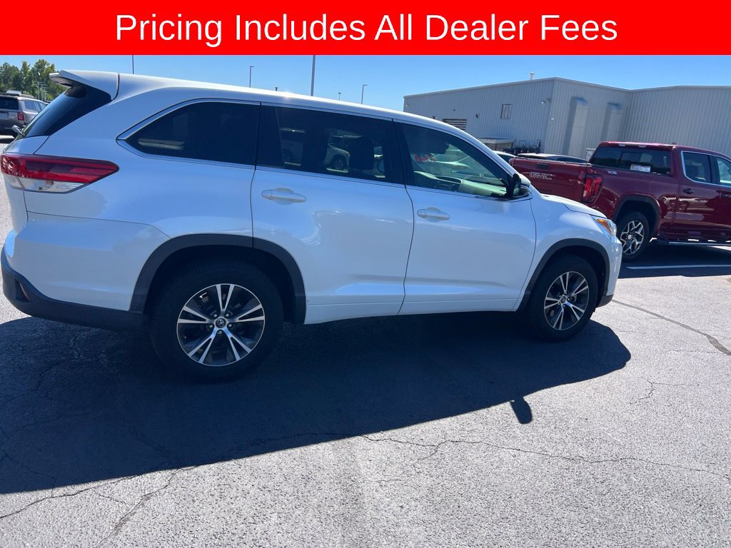 Used 2017 Toyota Highlander LE FWD image 24