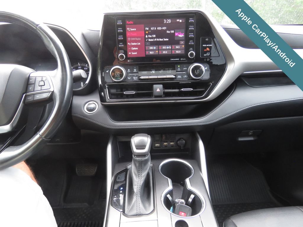 Used 2020 Toyota Highlander XLE AWD/4WD image 27
